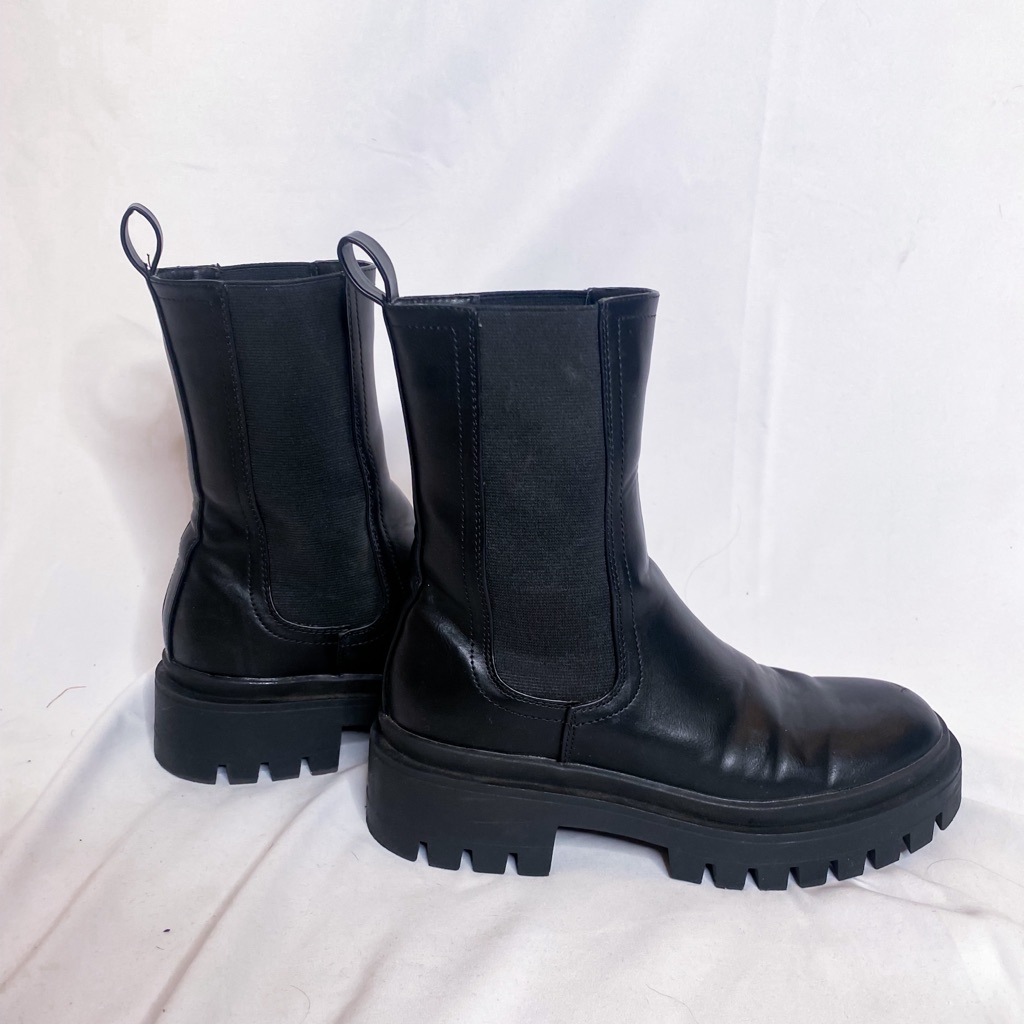 Boot- Black
